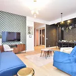 Canal Saint Martin - Amazing 12P/4Br Apartment